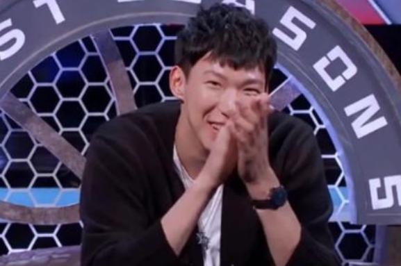 关于男篮和男足的吐槽大会,笑疼肚子