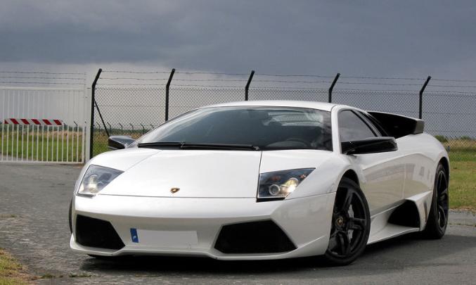 香港武打明星现在坐轮椅的是谁,三位重量级武打巨星