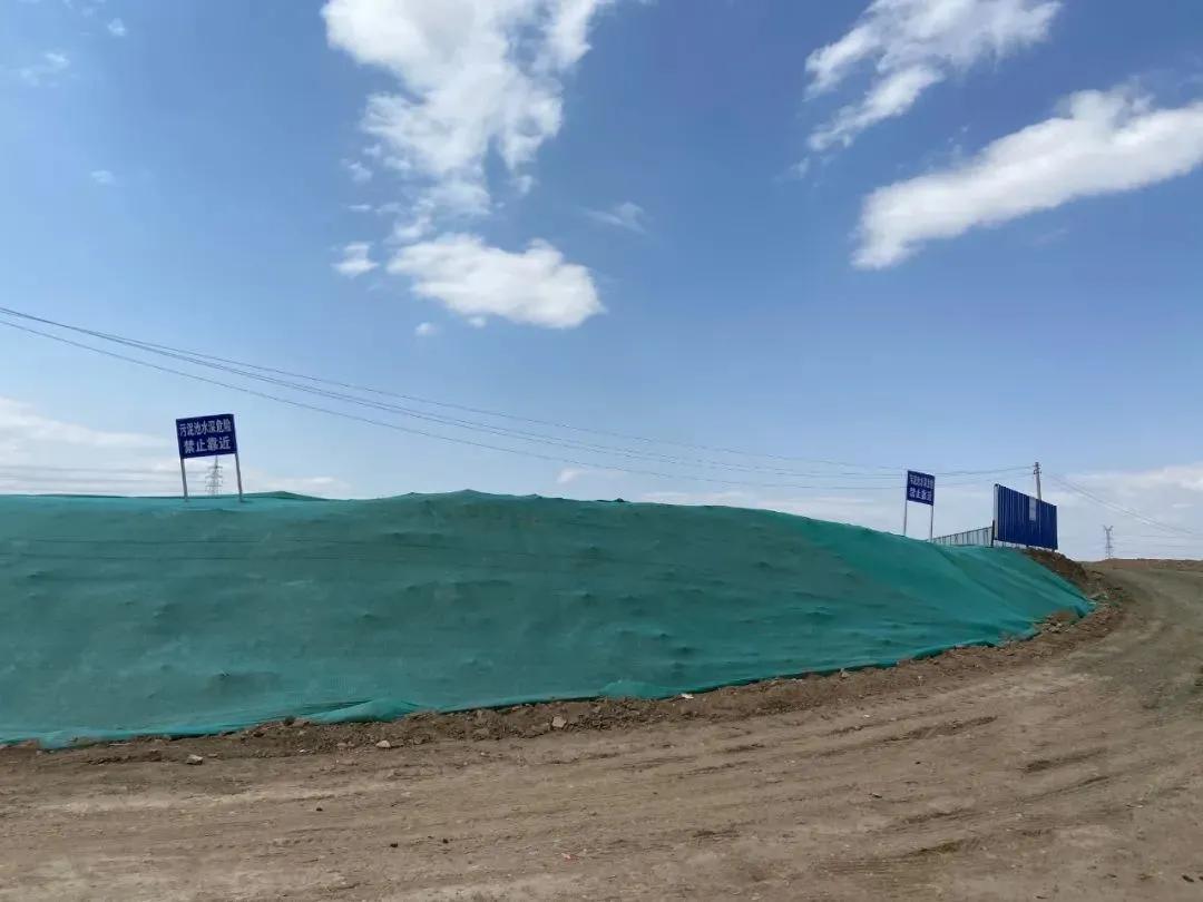 40余万吨生活污泥“临时”堆了13年，谁给他们的勇气？