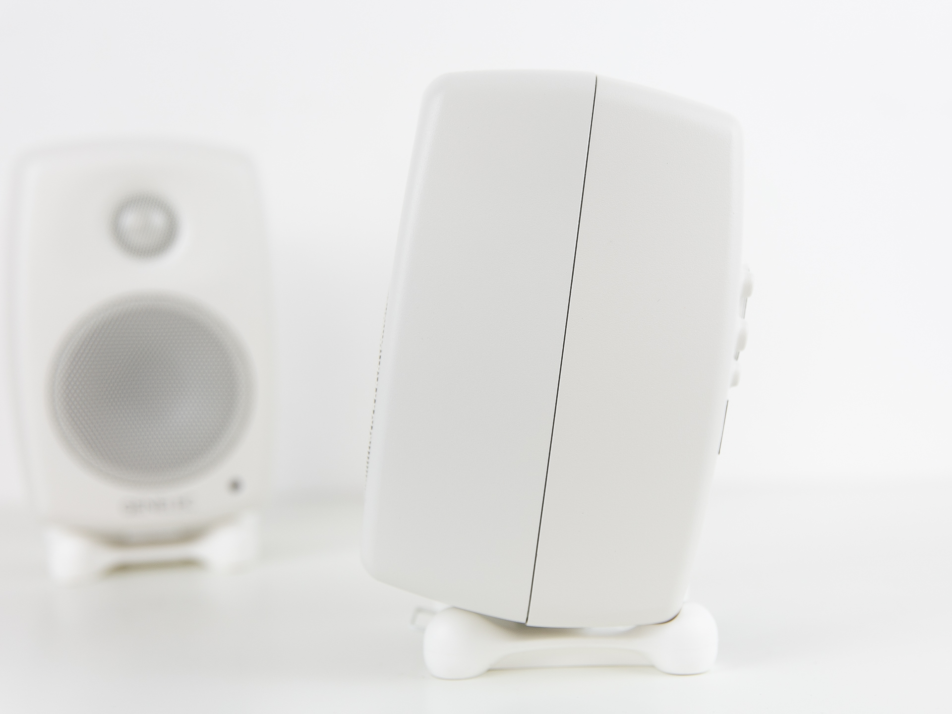 真力genelec g1 f1 立体声2.1 (genelec 真力g one g1)