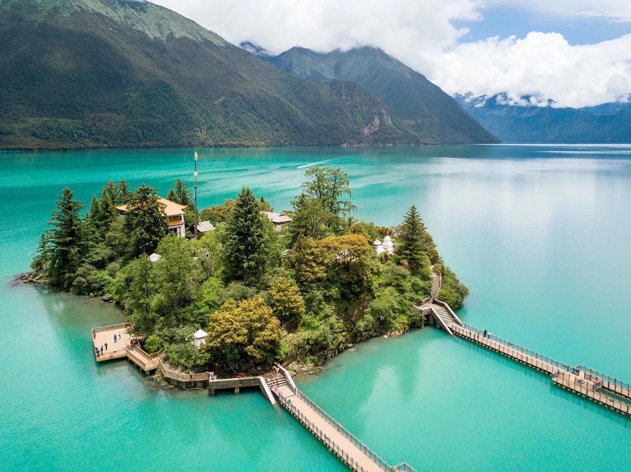 中国唯一不收费的高速公路,中国旅游风景最好的四条高速