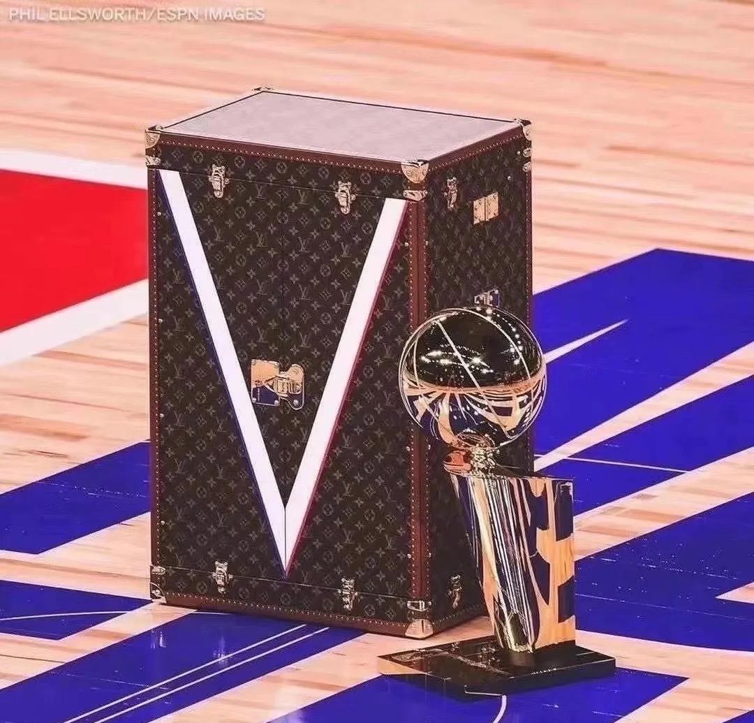 nba与lv联名冠军戒指,lv联名nba总冠军奖杯