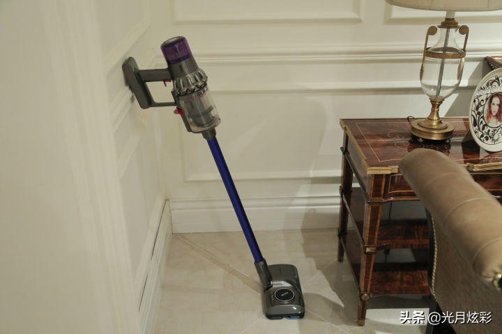 家里有了戴森还用拖地吗,戴森吸地完还用拖把拖地么