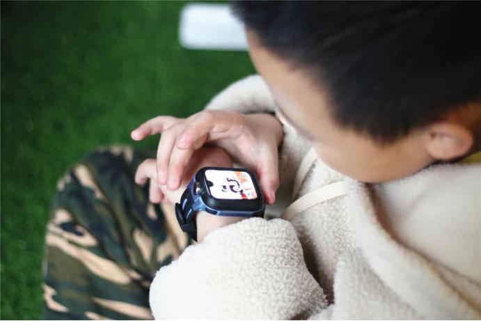 小寻AI学习手表MAXPro全场景评测：戴在手腕上的百科全书