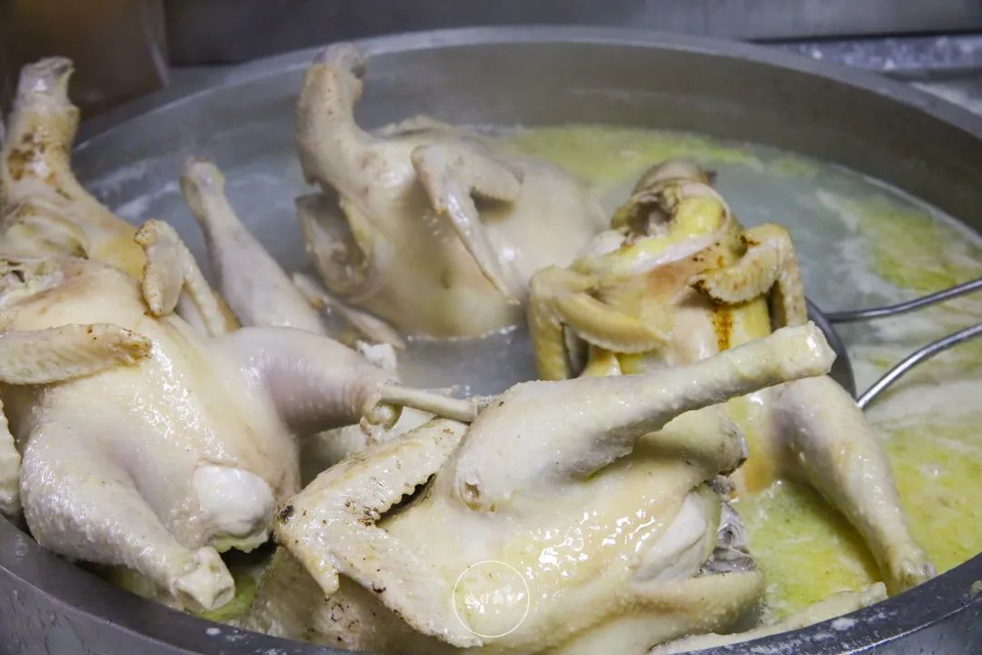 曲靖200一碗的过桥米线,曲靖高端过桥米线