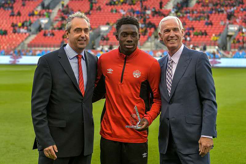 辛酸史！19岁的他活成了一部热血动漫！从难民营飞驰到欧冠赛场