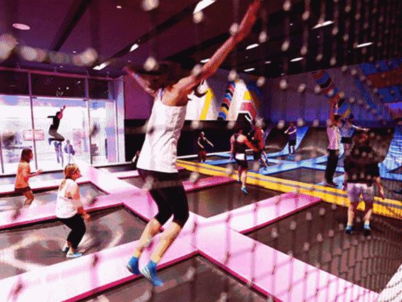 这样的蹦床公园你敢体验吗,世界十大蹦床乐园