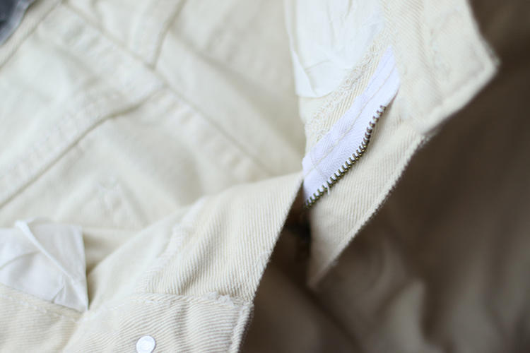 是件称职的“解忧”白裤工装！四季匹配能力：超级赞哦~