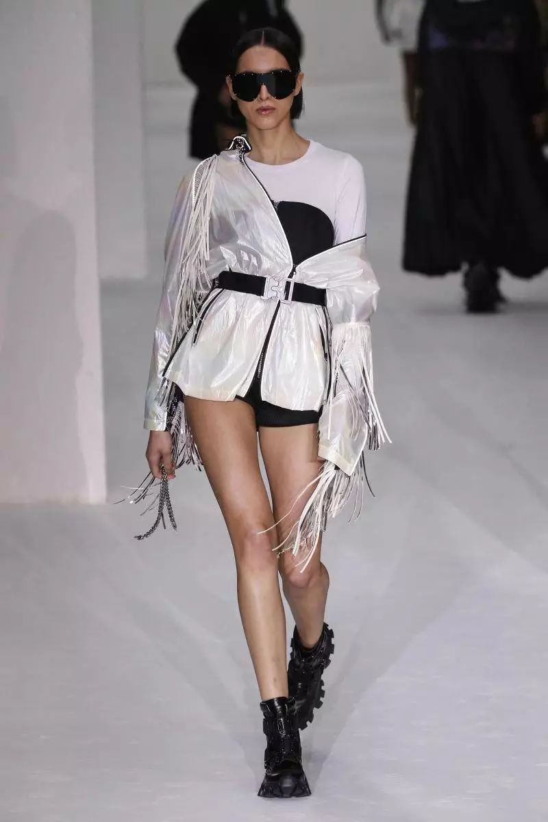 波司登羽绒时装周,波司登伦敦时装周中国红