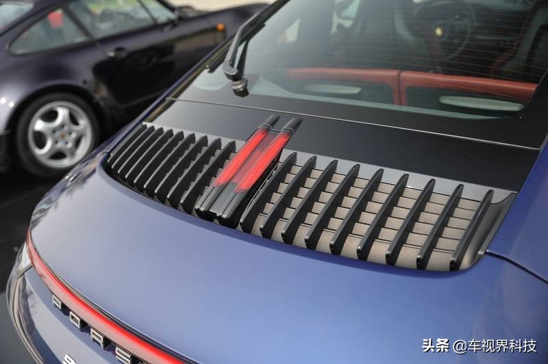 黑科技加持，亮点太多！实拍全新保时捷911