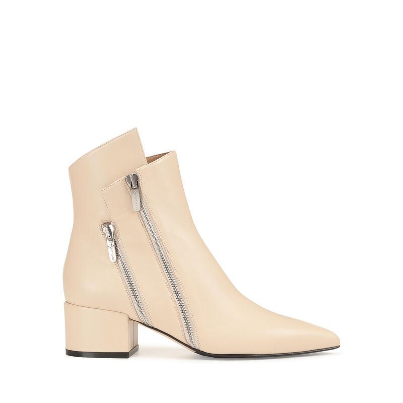 卡戴珊家的小公主体验过的奢侈品高跟鞋，塞乔·罗西的诱惑力真大