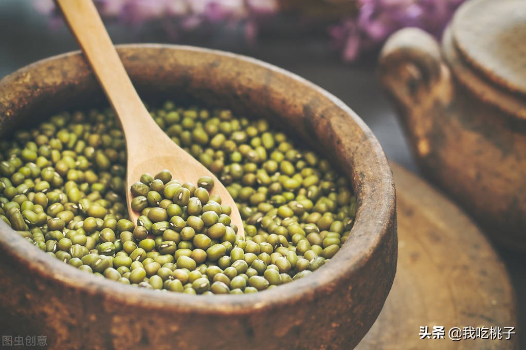 炎炎夏日这些解暑小妙招不容错过,炎热的夏天为了解暑吃什么比较好