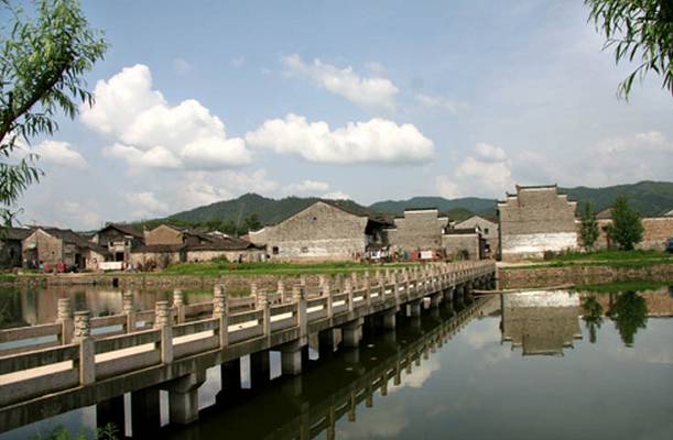 这个村庄一千年前建了个生态下水道，至今旱涝不惧