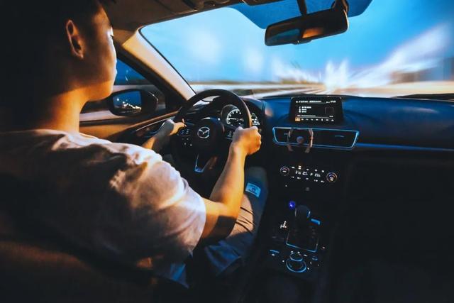 汽车贷逾期几天有没有事,车贷逾期多长时间会被收回车