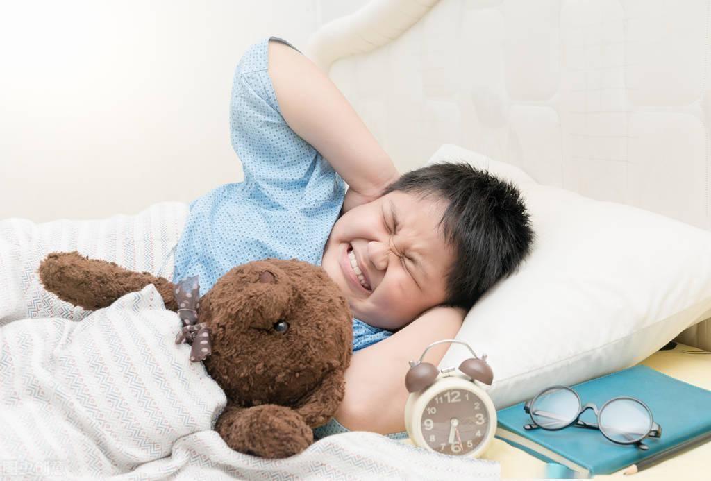 孩子每天在幼儿园憋大便,幼儿大便特别的粗大排便困难