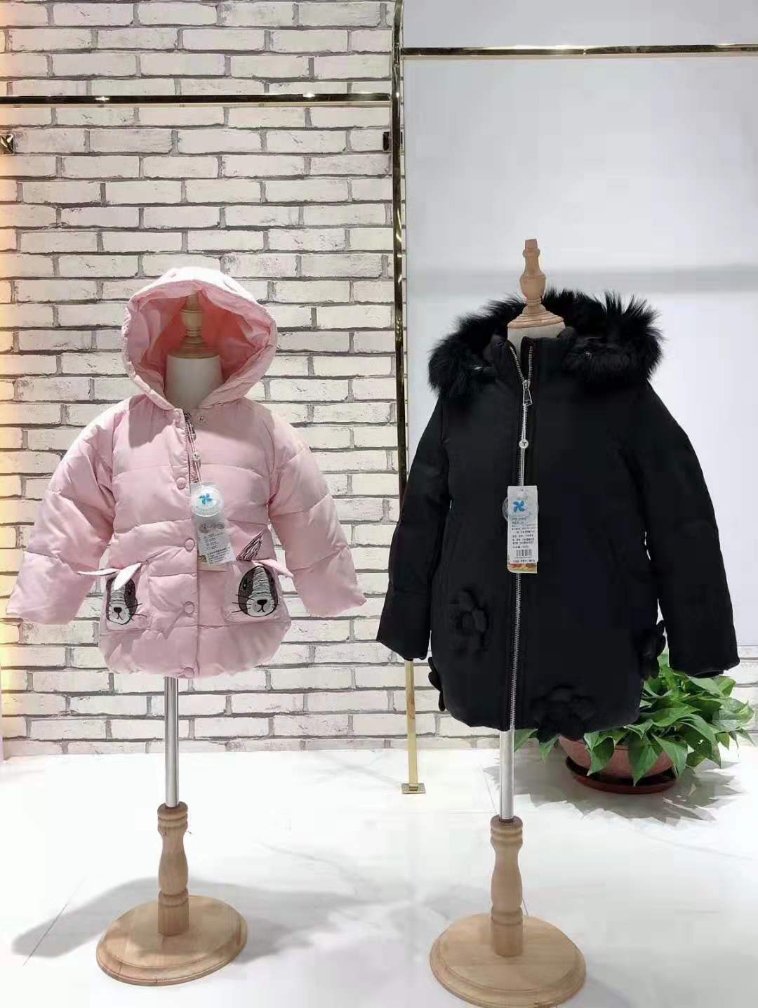 大风车童装尾货直播,大风车羽绒服童装批发