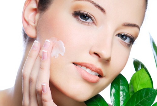 皮肤干燥怎么补水淡化细纹最快,秋季皮肤干燥起皮怎么补水最快