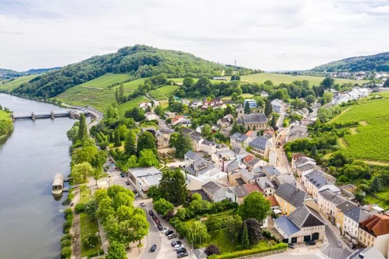 放在地图上很难找到的10个国家,地图上小到看不见的地区