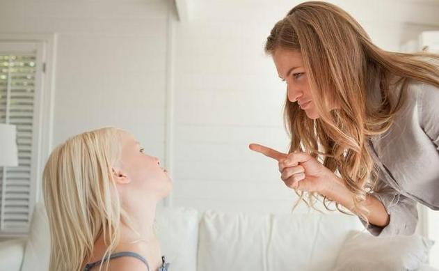 8岁儿子被妈妈打成脑震荡,8岁儿子遭妈妈打成脑震荡