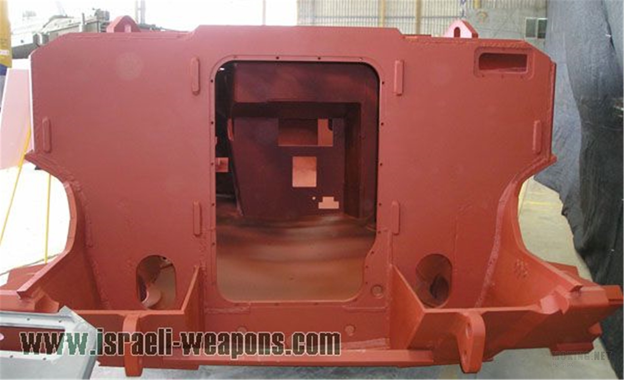 MENG,SS-018-1/35以色列“雌虎”重型装甲运输车-简介与开盒