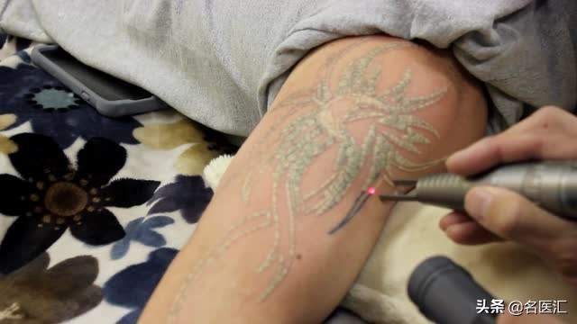 纹身有哪些洗纹身方法,纹身了很后悔