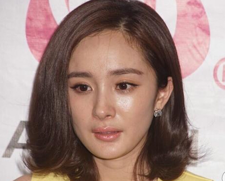 赵丽颖皮肤毛孔粗大图片,赵丽颖无美颜无滤镜最真实的模样
