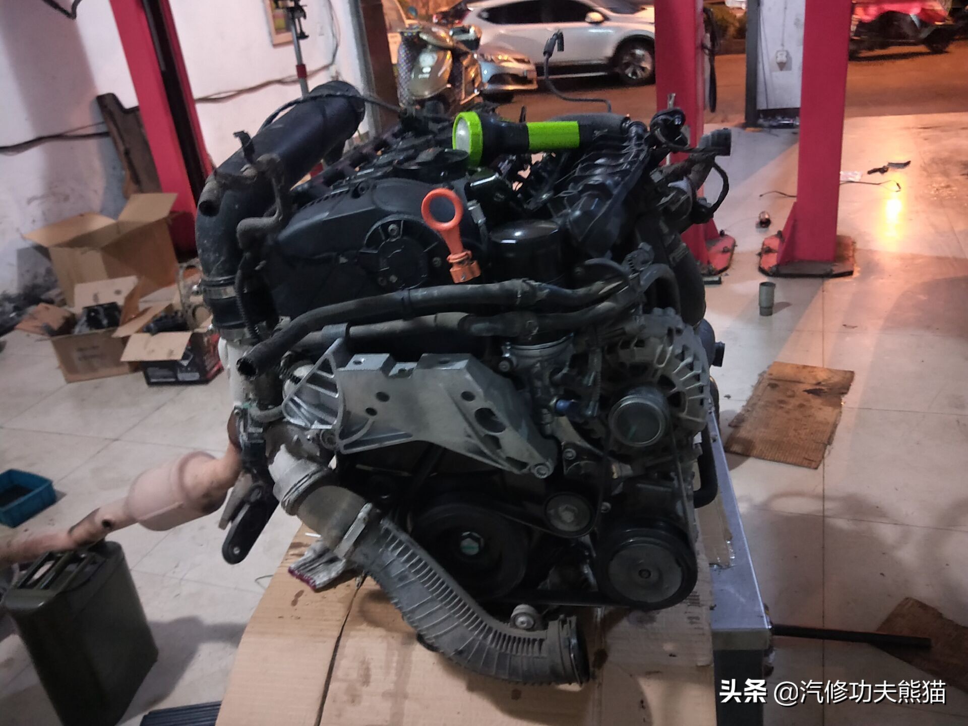 奥迪q3治理烧机油,奥迪q3烧机油多少公里正常