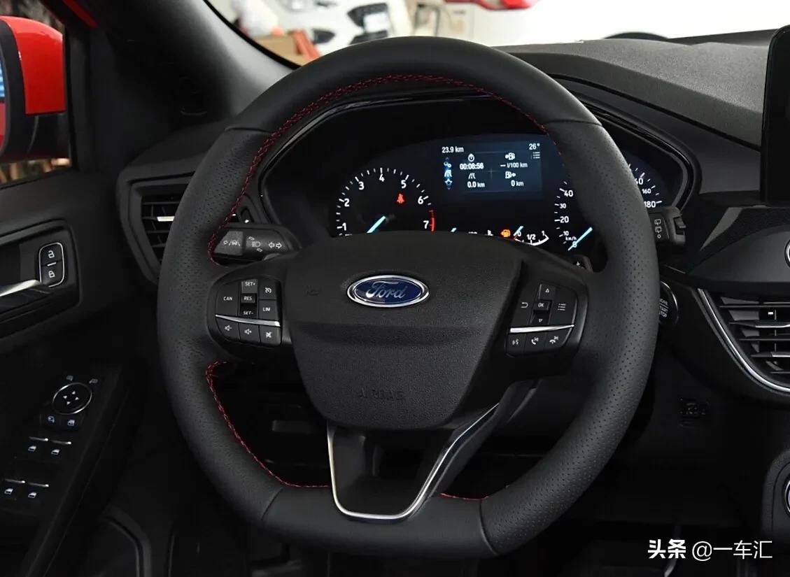 13款福克斯两万多,13年福特福克斯三厢1万