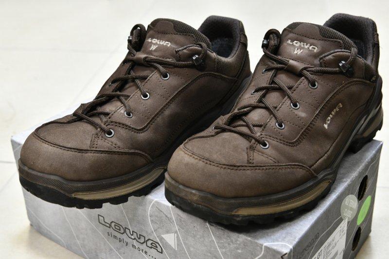 盘点小学生穿不起的鞋,lowa户外徒步鞋哪款是经典款