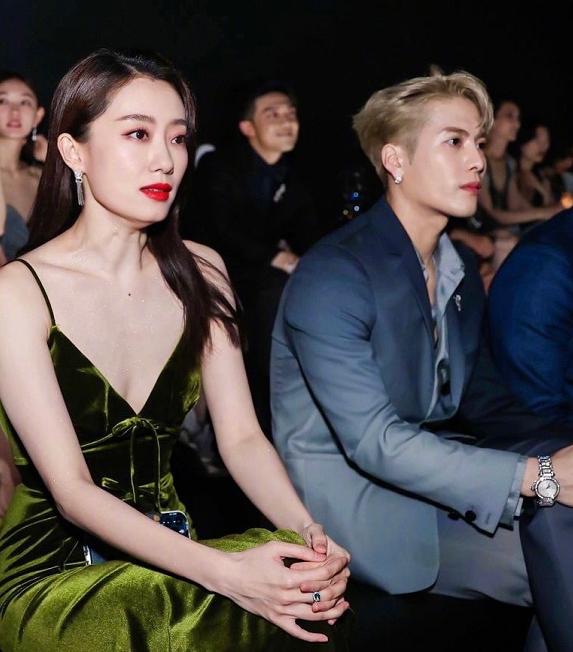 兰玉婚纱照,兰玉设计了婚纱好看吗