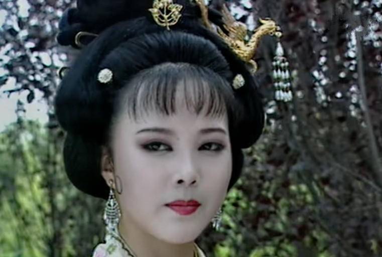 出道35年,28岁成名的2段婚姻