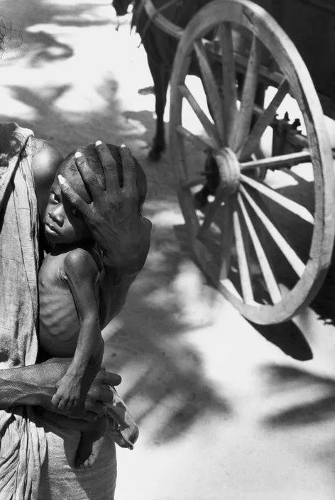 布列松摄影艺术书,布列松经典摄影作品解读