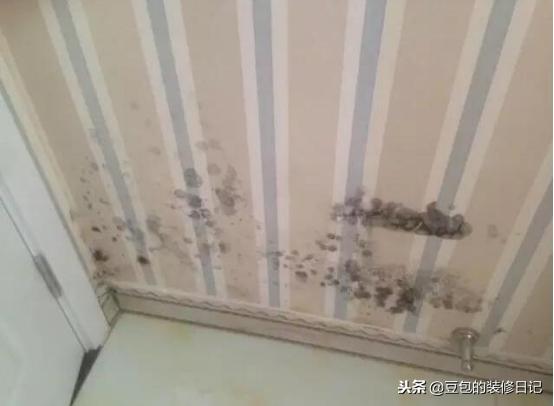 墙纸脱胶翘边怎么修复,墙纸翘边可以用502吗