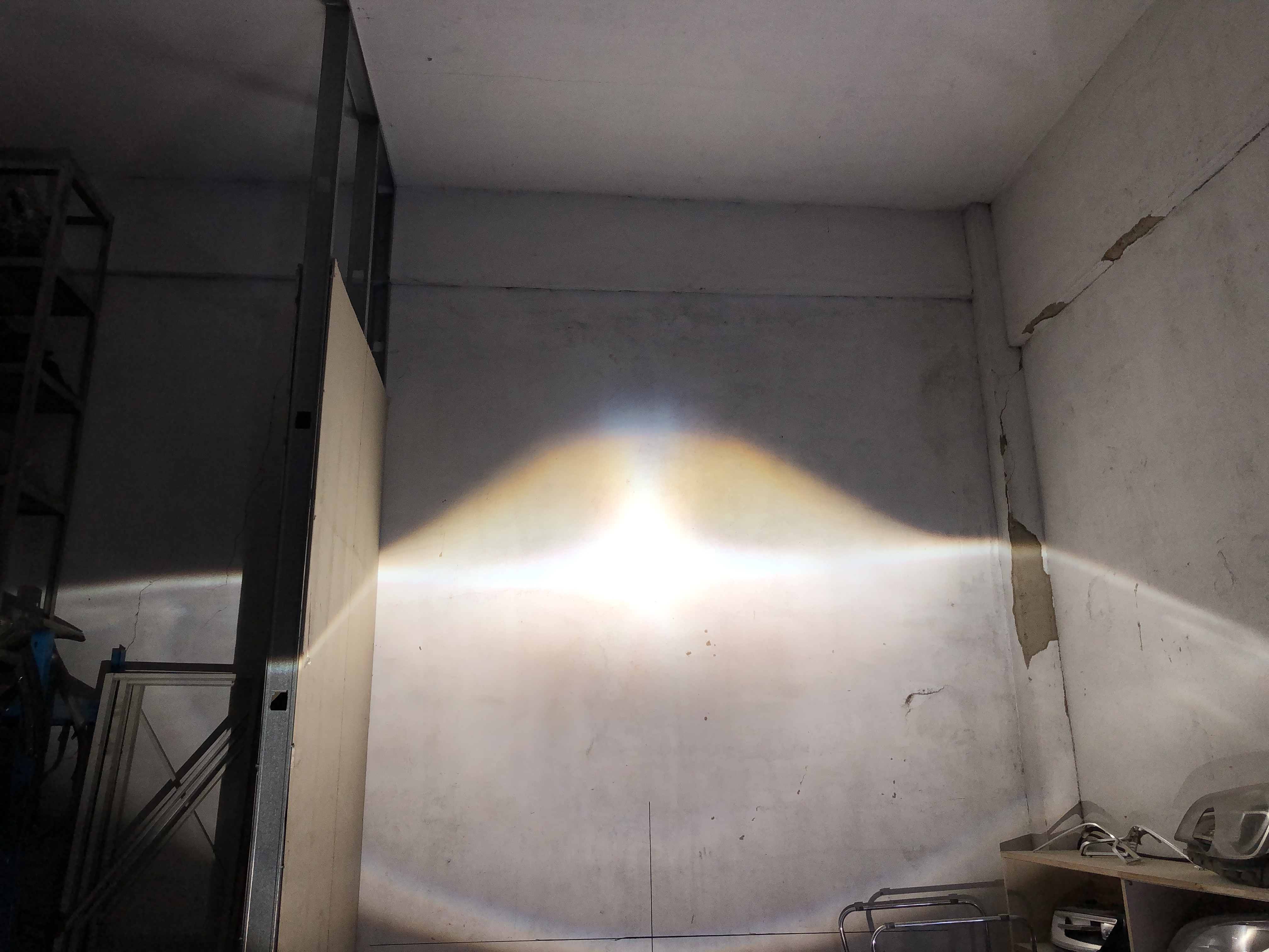 海拉五透镜适用的氙气灯,氙气灯led灯卤素灯哪个好