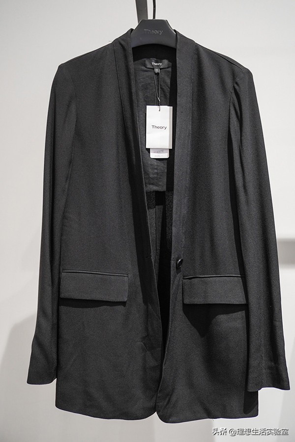 我们逛了天的成都时代奥莱，为你整理出这份春节新衣精明采购清单