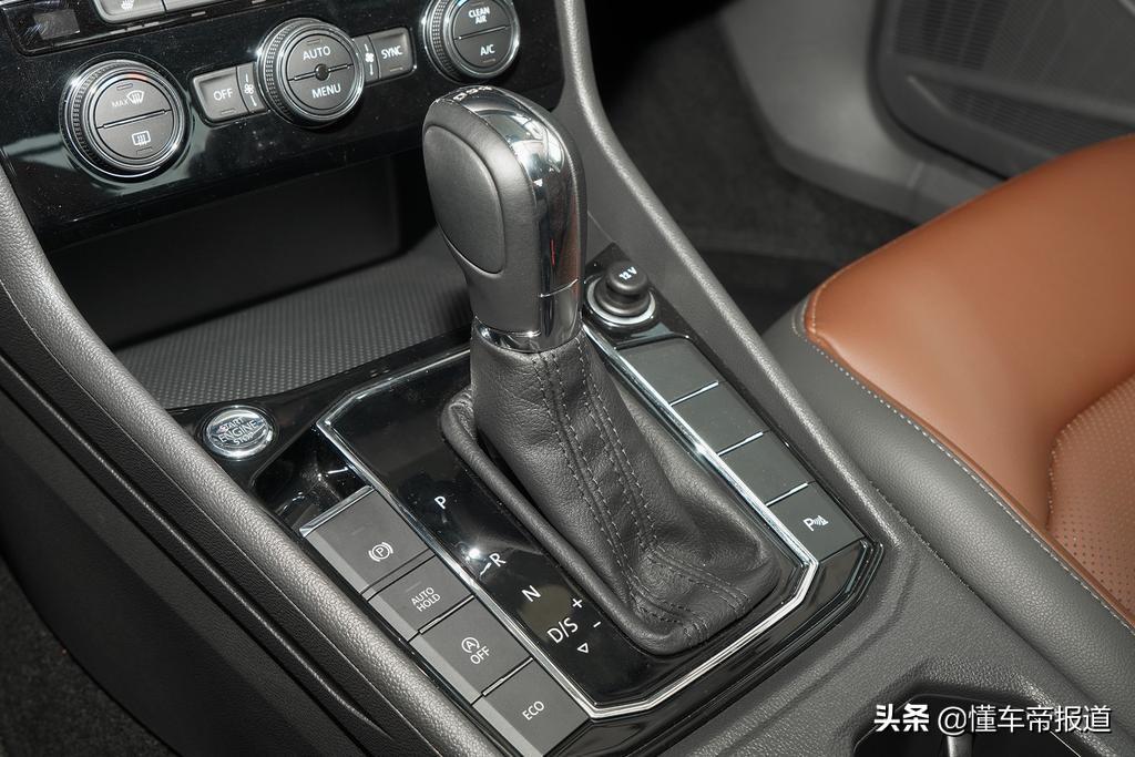 大众凌渡和大众朗逸哪一个空间大,新款朗逸最低价格