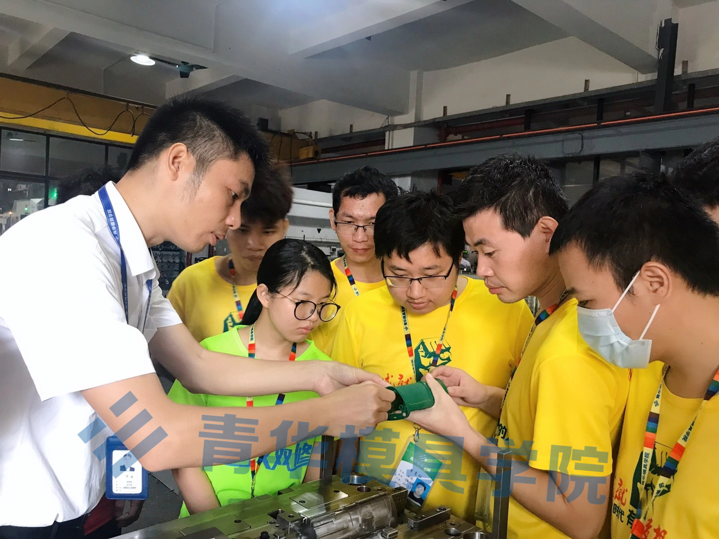 青华模具学院培训要多少钱,青华ug汽车模具培训