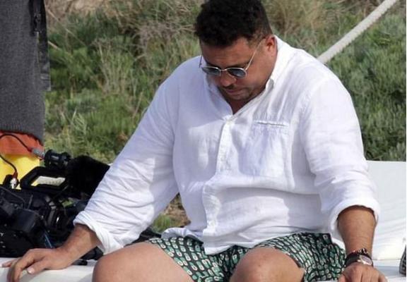 来自贫民窟的天才！球坛退役后体重飞涨达200斤，成商人身价6亿