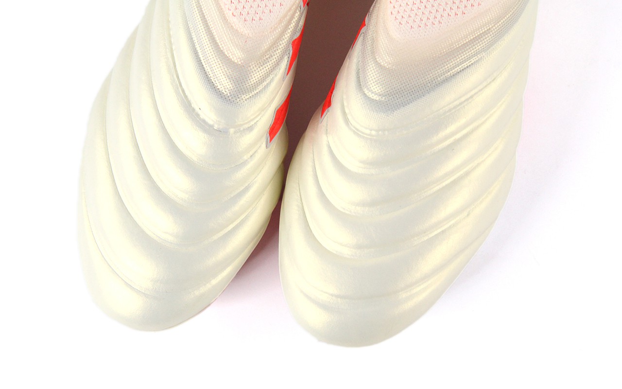 袋鼠皮也能玩无鞋带！阿迪达斯COPA19+FG静态赏析