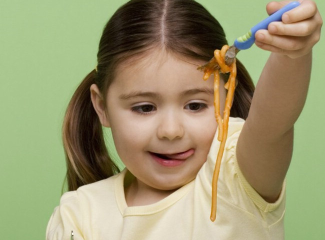 两周岁小孩不吃饭不喝奶怎么办,两周岁孩子不爱吃饭怎么回事