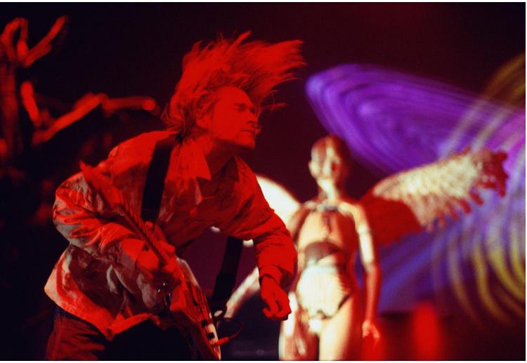 采访亨利巅峰期,采访亨利纪录片