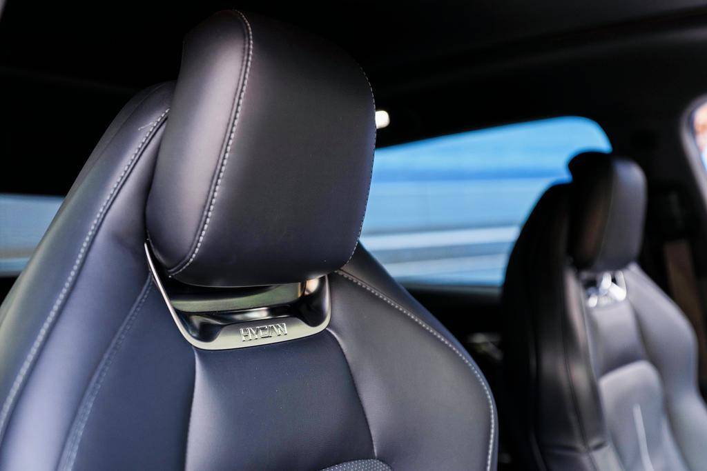 硬杠蔚来车长5米续航超700公里,纯电续航超1000km图说蔚来et7