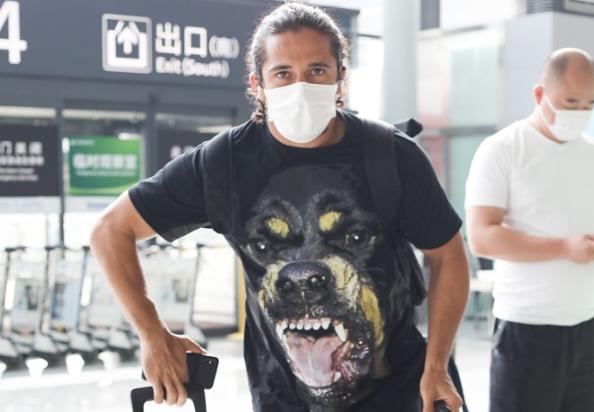 洛国富撞衫郭德纲王源,郭德纲王源同款t恤