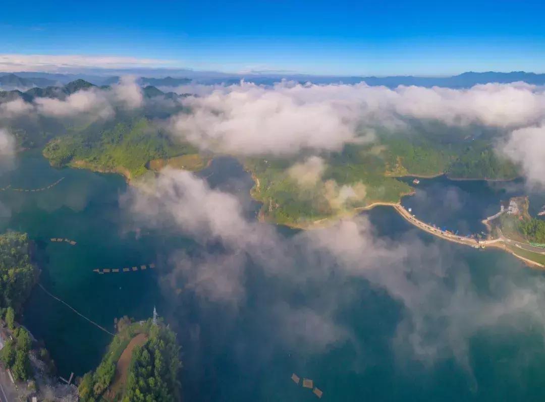 诗意人生不负青春的诗句,诗意深秋不负光阴不负卿