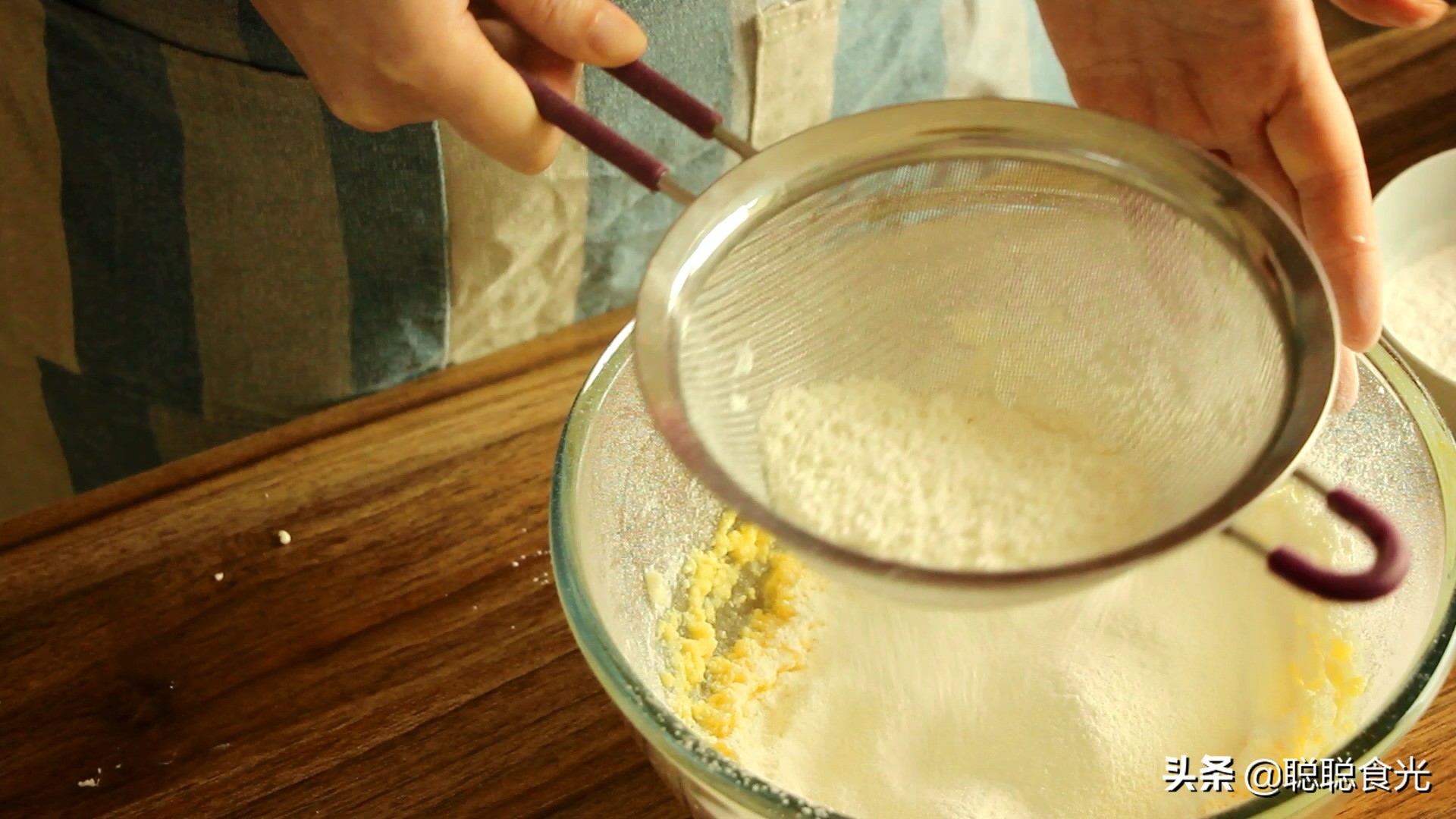 爆浆巧克力麦芬做法,趣多多王子酥性饼干香浓巧克力味