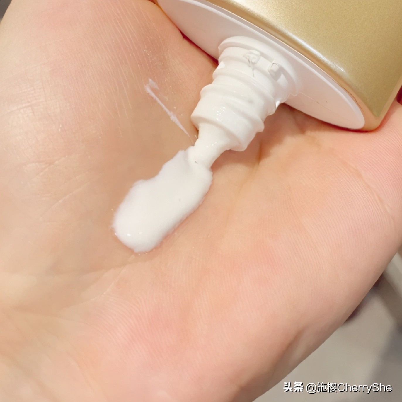 是蓝胖子防晒好还是安耐晒的好,蓝胖子和安耐晒防晒霜哪款好