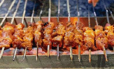 老外留学后回国摆摊,意大利留学生回国摆地摊