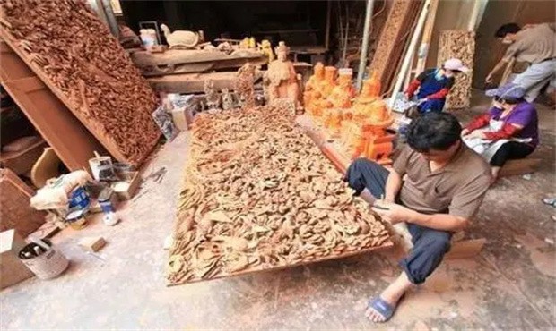 广西300万木雕雄狮,200万左右的雄狮木雕