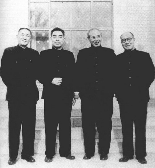 深切缅怀周总理!周恩来最后岁月:我体重还有61斤请主席放心