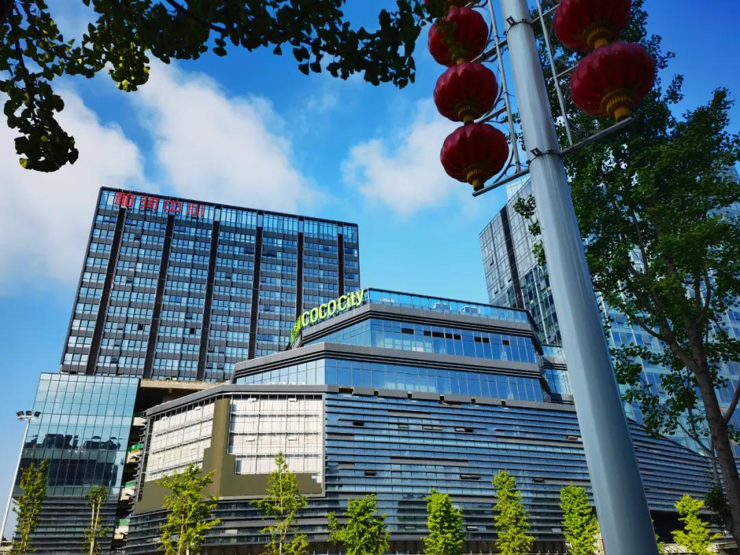 风中亮出你的旗,风中亮出自己的旗